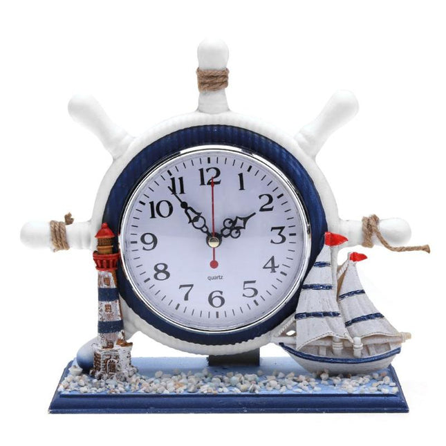 Merellinen pöytäkello laivan ruori -muotoilulla