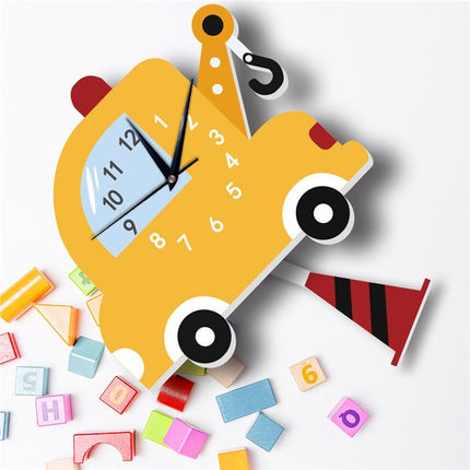 Lasten seinäkello heiluvalla avaruusoliolla