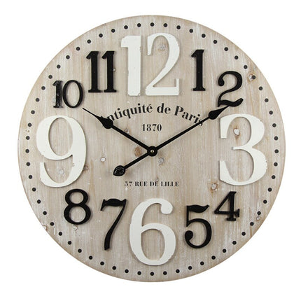 Rustiikkinen puinen seinäkello tekstillä