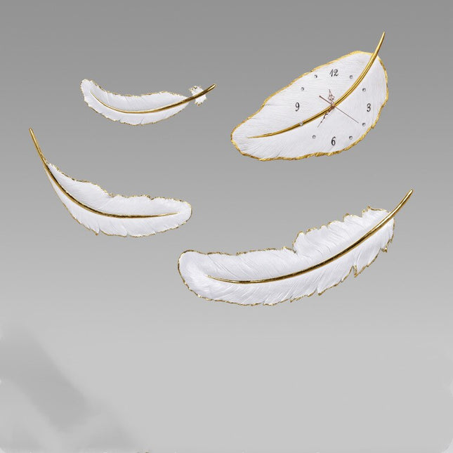 Koristeellinen höyhenen muotoinen seinäkello