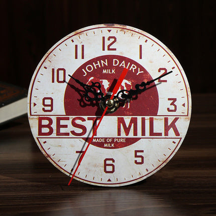 Lastenhuoneen seinäkello eläinaiheella