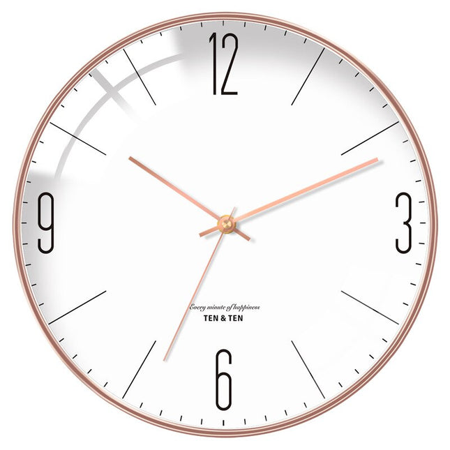 Moderni seinäkello kuperalla lasilla