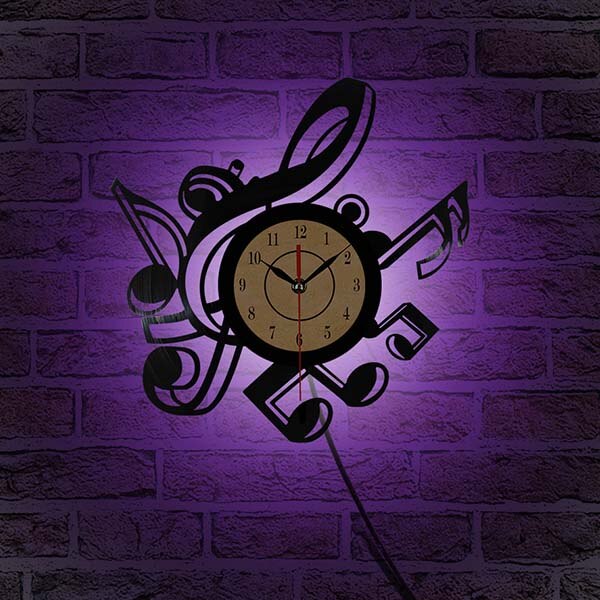 Musiikki vinyylikello nuoteilla