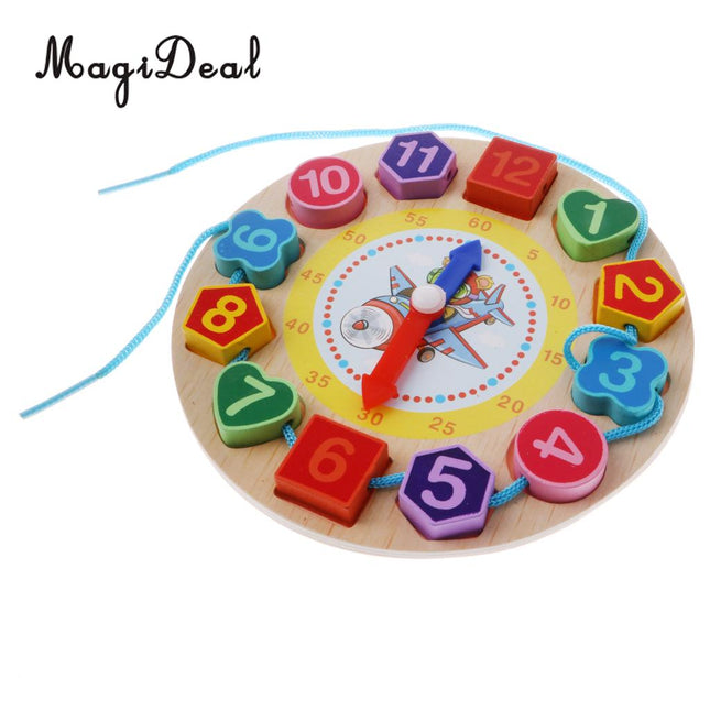 Puinen opettavainen kellolelu lapsille