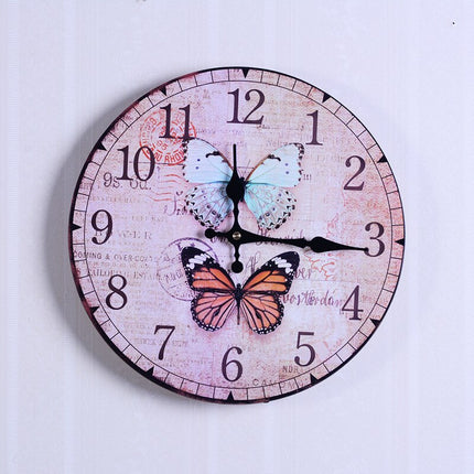 Retro-seinäkello vanhoista rekisterikilvistä