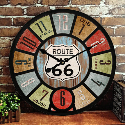 Suuri vintage-seinäkello roomalaisilla numeroilla