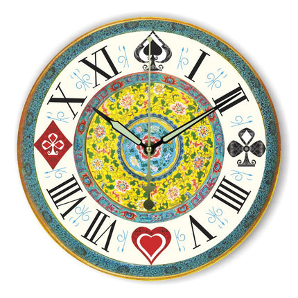 Koristeellinen seinäkello pelikortti-aiheella