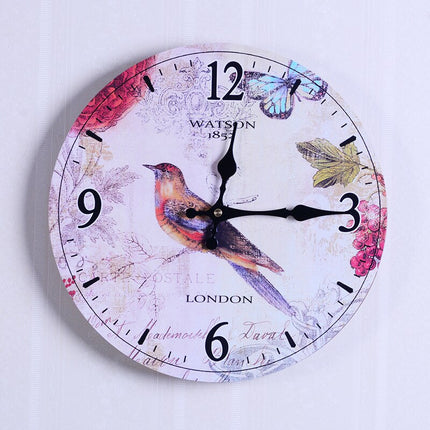 Retro-seinäkello vanhoista rekisterikilvistä