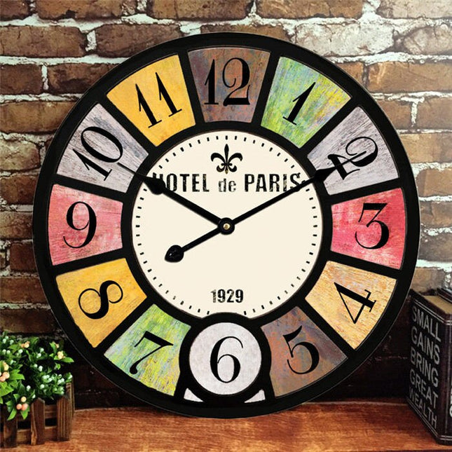 Suuri vintage-seinäkello roomalaisilla numeroilla