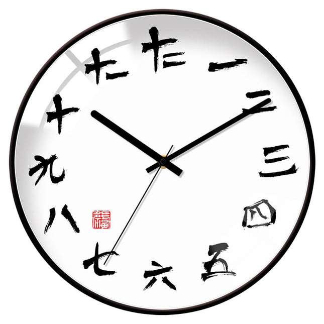 Moderni seinäkello kuperalla lasilla