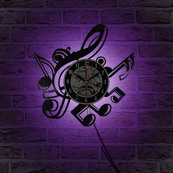 Musiikki vinyylikello nuoteilla