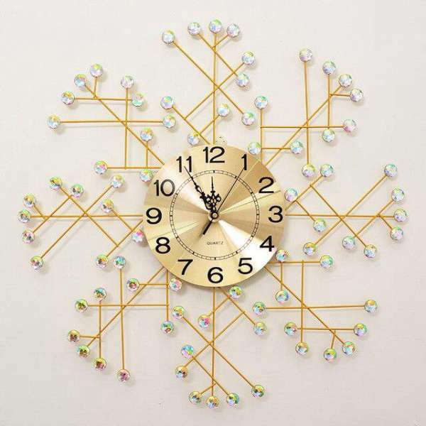 Suuri moderni design-seinäkello kristalleilla