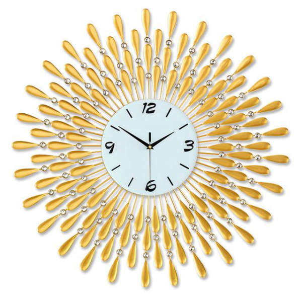 Kultainen auringonsäde seinäkello olohuoneeseen