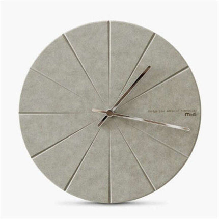 Minimalistinen design jaetulla kellotaululla