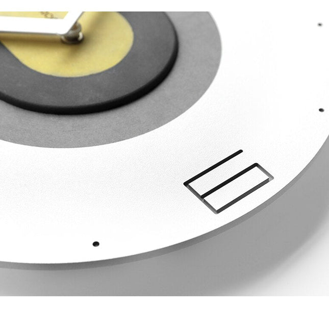 Värikäs teollinen design seinäkello