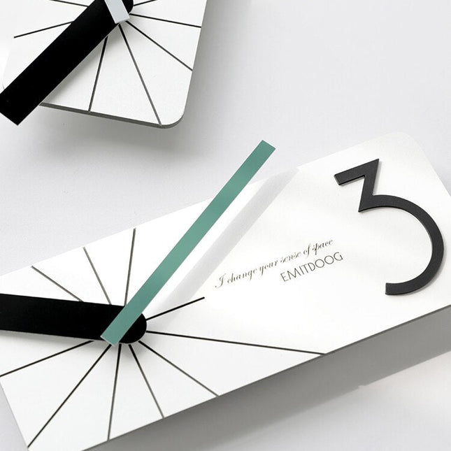 Minimalistinen suorakulmainen moderni seinäkello