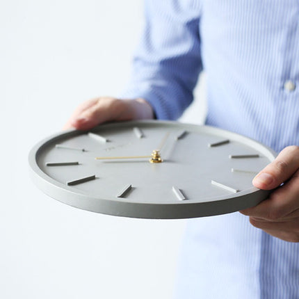 Pieni teollisuustyylinen seinäkello