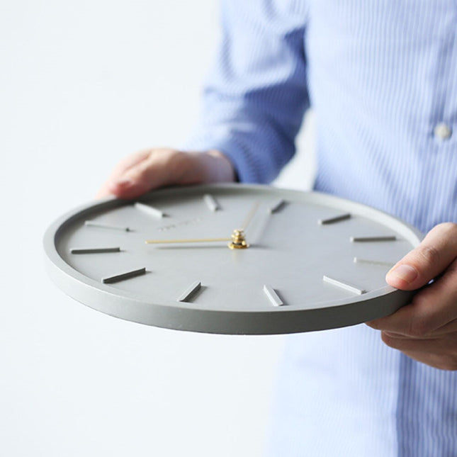 Pieni teollisuustyylinen seinäkello