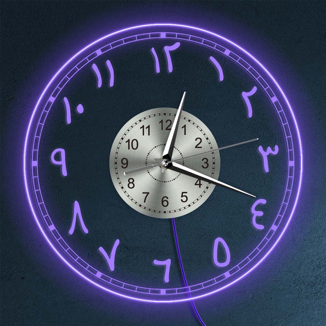 LED-valaistu seinäkello arabialaisilla numeroilla