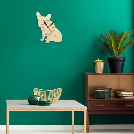 Koiran muotoinen puinen seinäkello