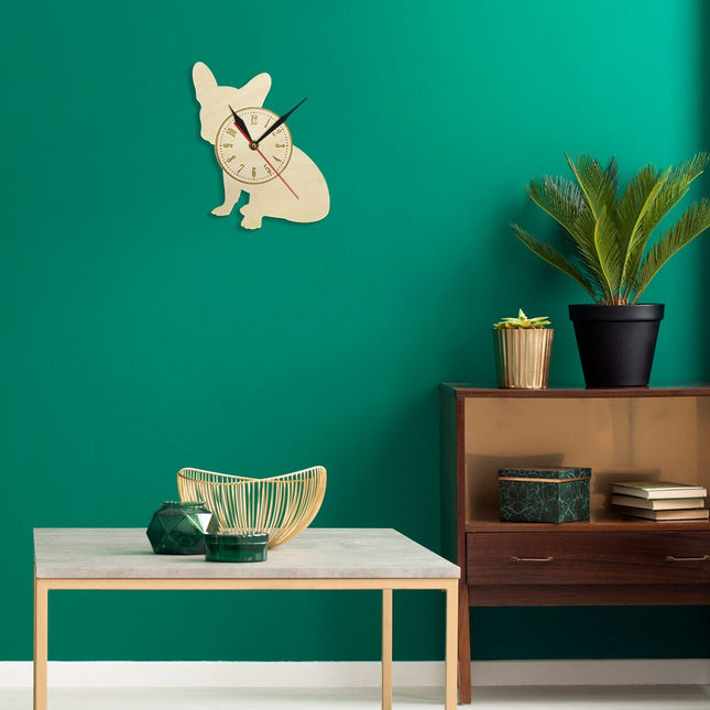 Koiran muotoinen puinen seinäkello