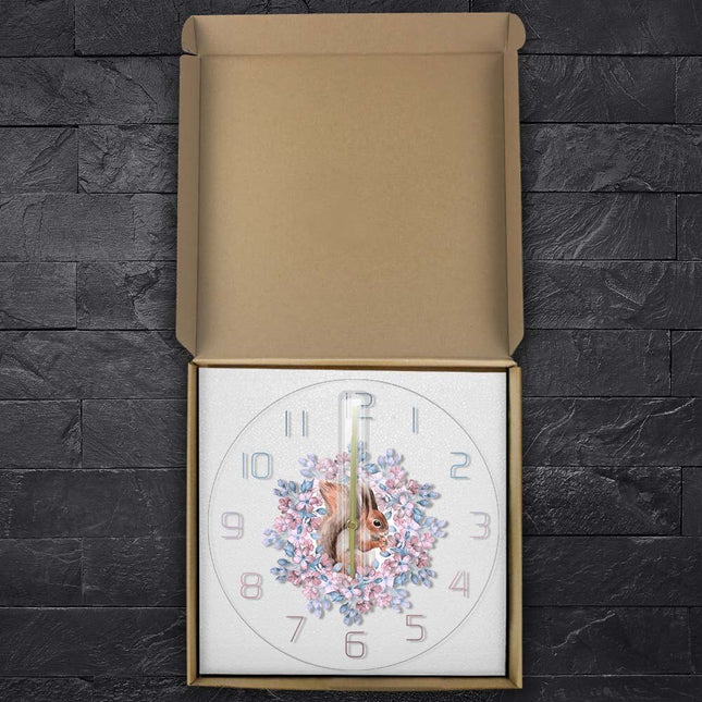 Koristeellinen seinäkello orava-aiheella
