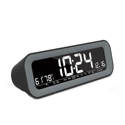Klassinen digitaalinen herätyskello yöpöydälle