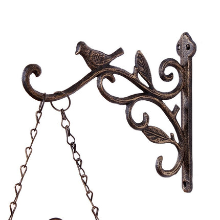 Kaksipuolinen asemakello teollisella tyylillä