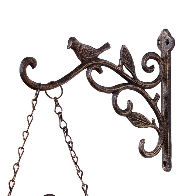 Kaksipuolinen asemakello teollisella tyylillä