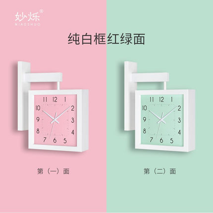 Neliönmuotoinen puinen seinäkello kaksipuolinen