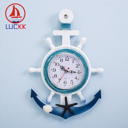 Meriaiheinen ankkuri seinäkello puusta