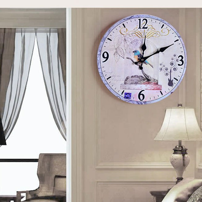 Retro-seinäkello vanhoista rekisterikilvistä