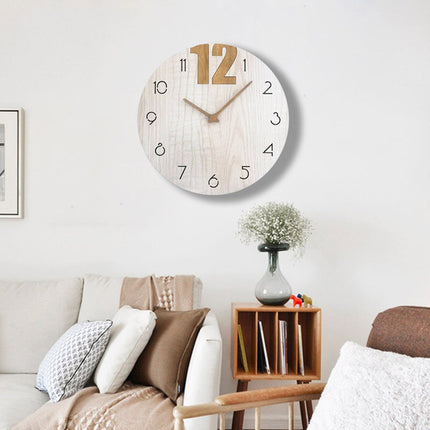 Pohjoismainen design-seinäkello vaaleaa puuta
