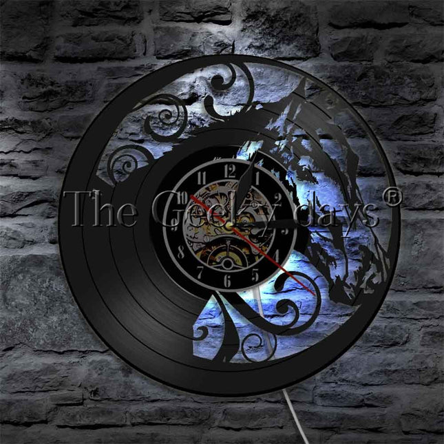 Antiikkinen hevos-seinäkello vinyylilevystä