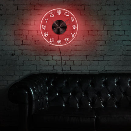 Pyöreä LED-seinäkello villieläinten kuvilla
