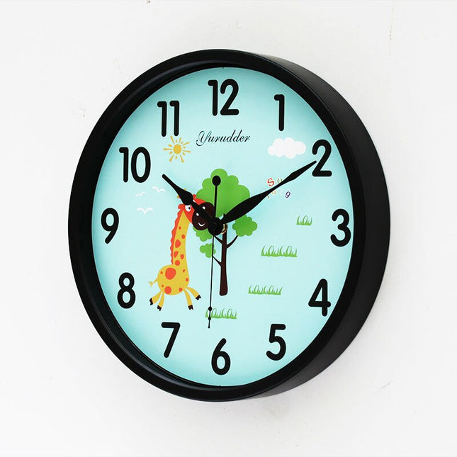 Lasten seinäkello hauskalla kirahvilla