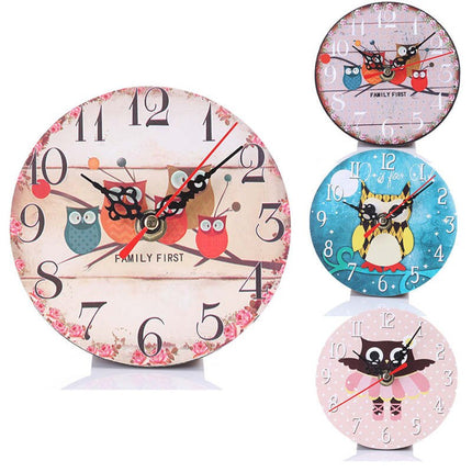 Lastenhuoneen seinäkello pöllö traktorissa