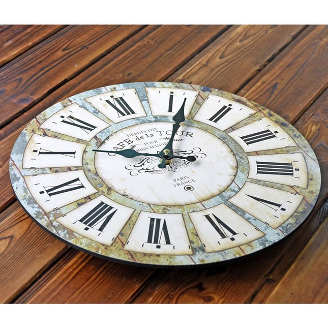 Ranskalainen vintage-seinäkello roomalaisilla numeroilla