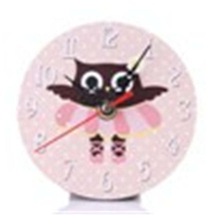 Lastenhuoneen seinäkello pöllö traktorissa