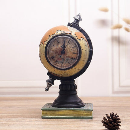 Uniikki maapallon muotoinen pöytäkello