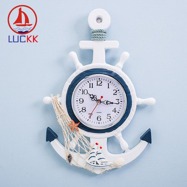 Meriaiheinen ankkuri seinäkello puusta