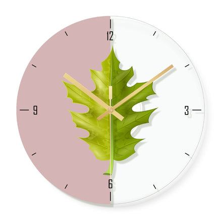 Moderni seinäkello kultaisella palmunlehdellä