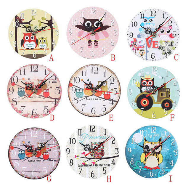 Lastenhuoneen seinäkello pöllö traktorissa