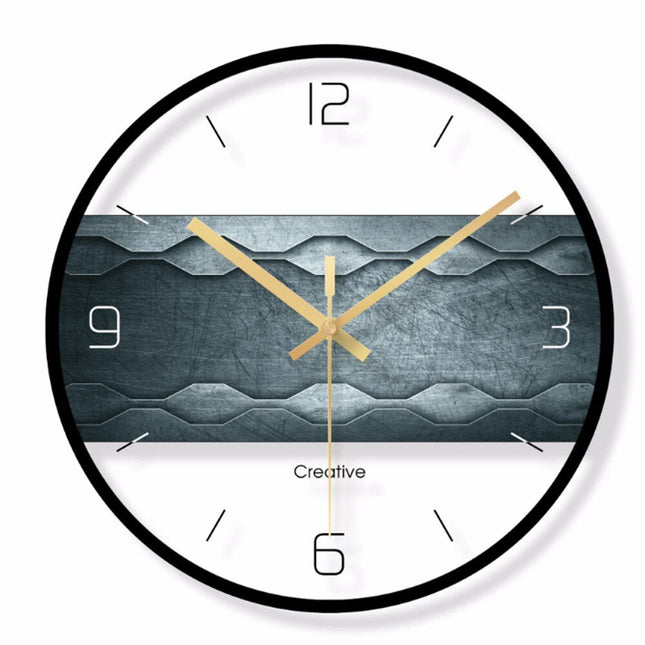 Skandinaavinen seinäkello modernilla puupaneelilla