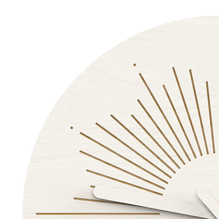 Moderni puinen seinäkello aurinkokuviolla