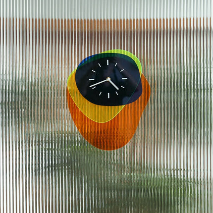 Moderni äänetön seinäkello lastenhuoneeseen