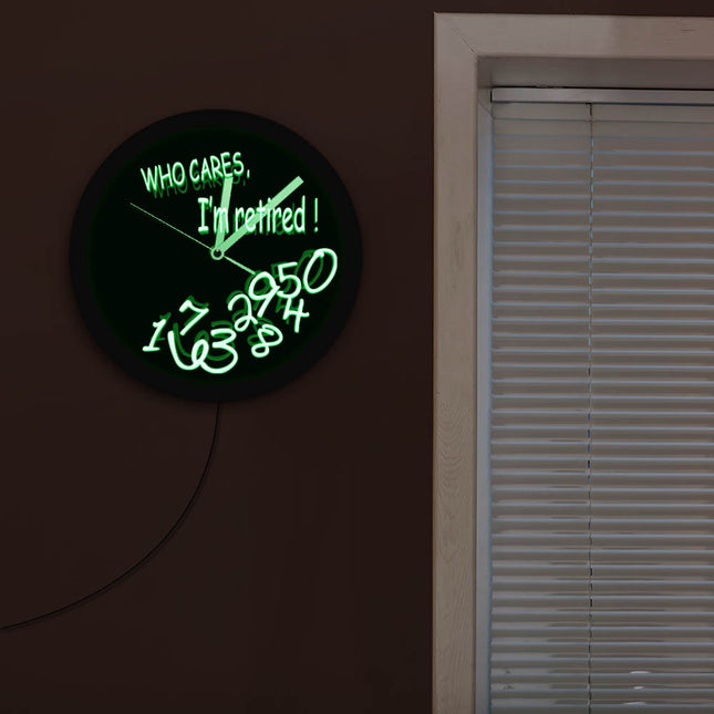 Hauska eläkeläisen LED-seinäkello