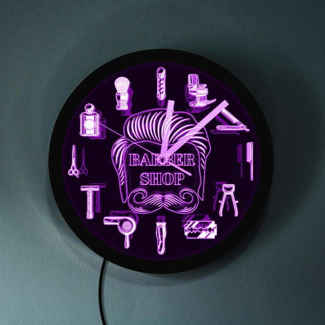 Parturiliikkeen seinäkello LED-valoilla