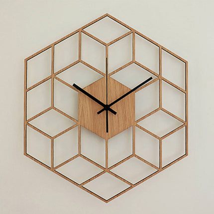 Geometrinen puinen seinäkello kuutiokuviolla