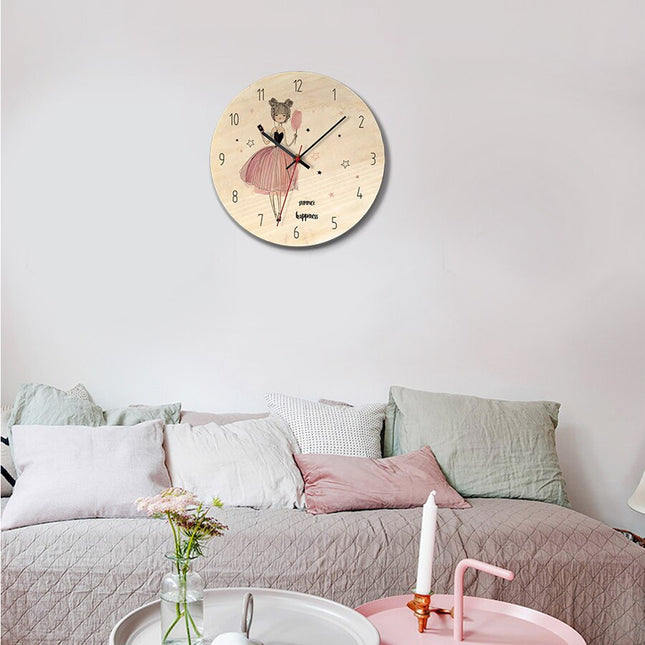 Puinen seinäkello tytön kuvalla